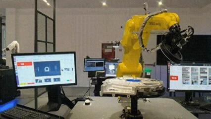 機械臂搬進了寫字樓？它們正以「億」倍速加速工業(yè)自動化控制